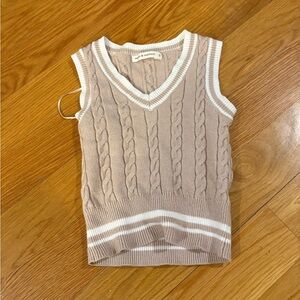 Moon & Madison Beige Cable Knit Vest